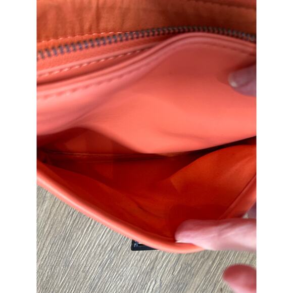 Badgley Mischka Coral Quilted Vegan Leather Shoulder Or Cross Body Pockets Purse - Picture 9 of 16